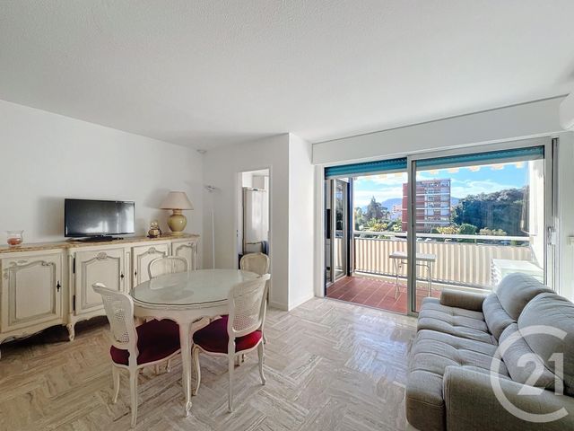 Appartement F1 à louer - 1 pièce - 32,69 m2 - Mandelieu La Napoule - 06 - PROVENCE-ALPES-COTE-D-AZUR